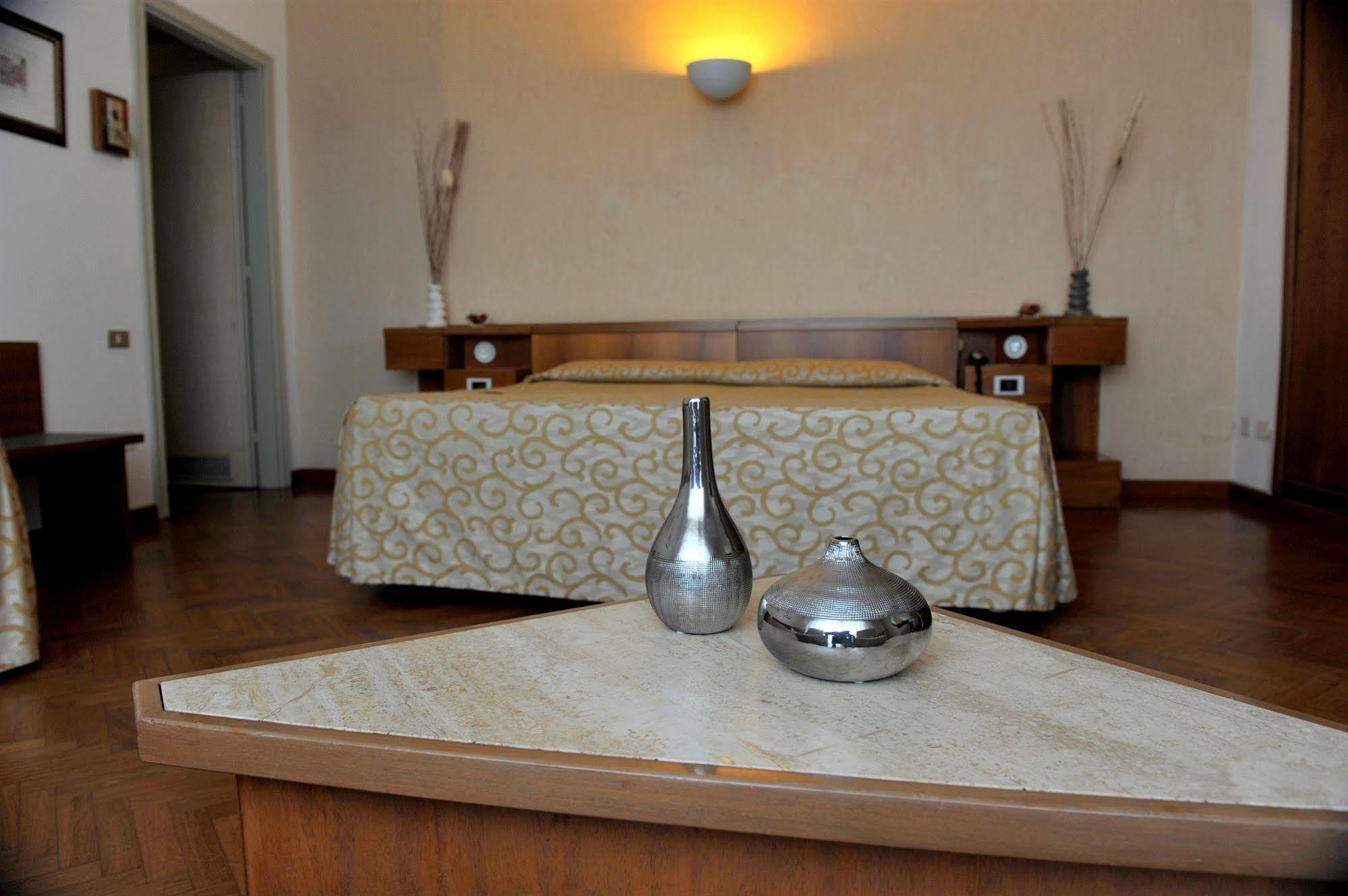Grand Hotel Golf Tirrenia Exterior photo