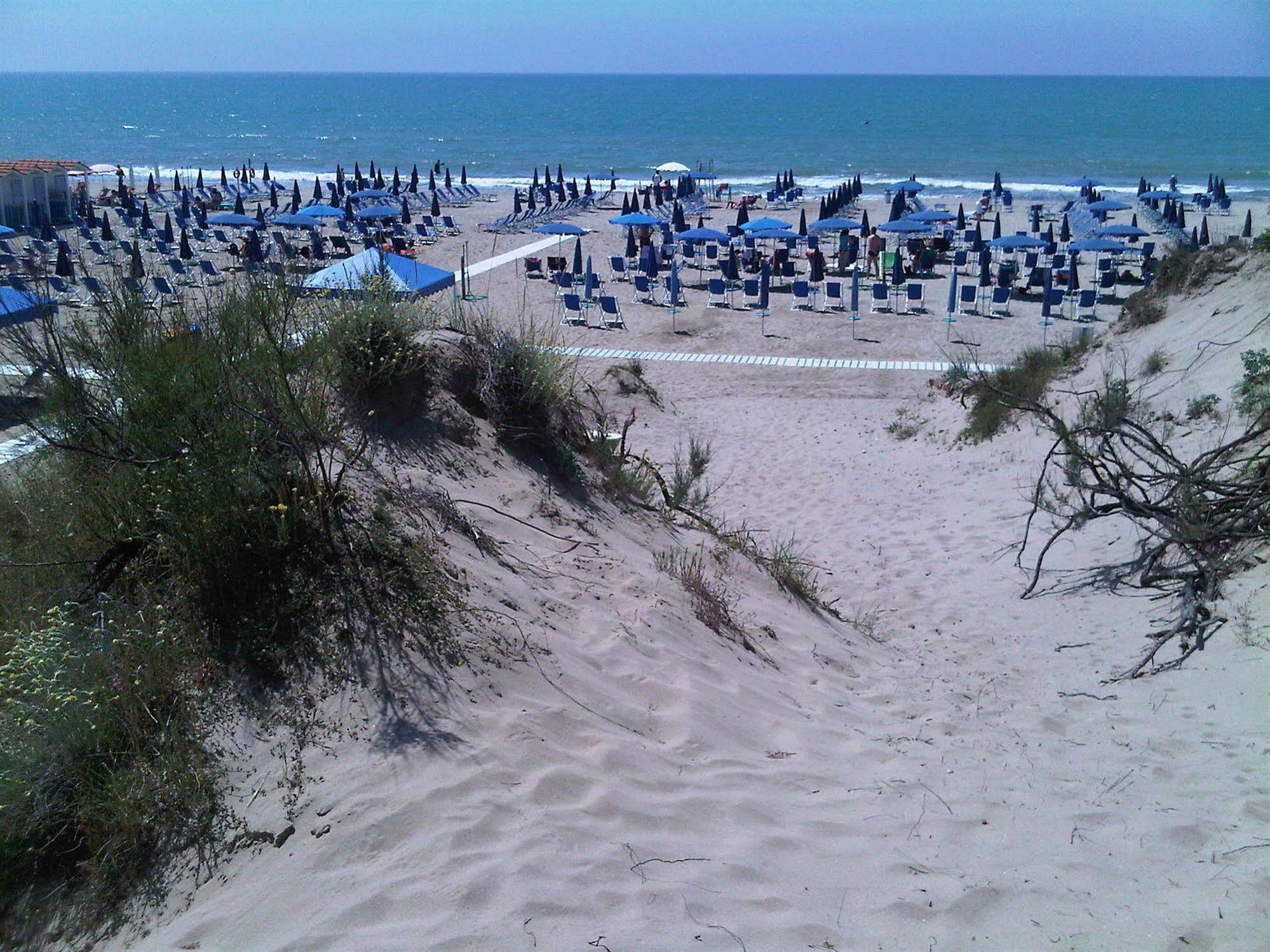 Grand Hotel Golf Tirrenia Exterior photo